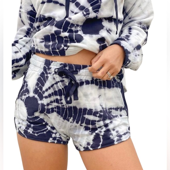 NWT Women’s Bamboo Spiral White/Indigo Tie-Dye French Terry Short Set - Picture 2 of 9